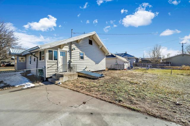 404 7th Ave E, Twin Falls, ID 83301