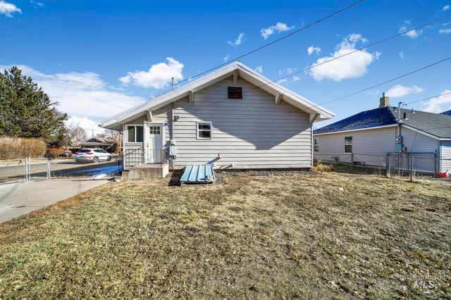 404 7th Ave E, Twin Falls, ID 83301