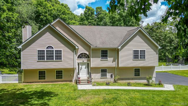 36 Front Street, Mahopac, NY 10541