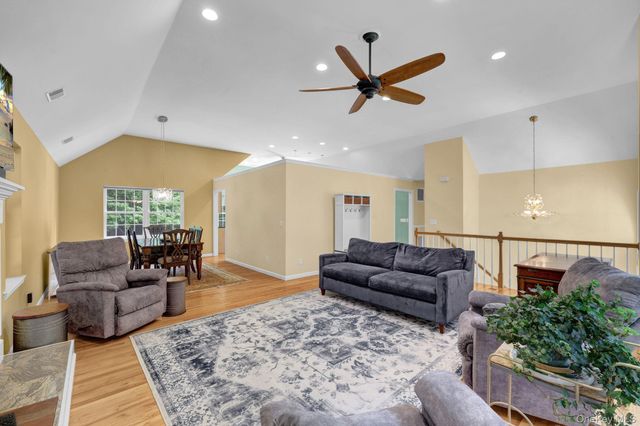 36 Front Street, Mahopac, NY 10541