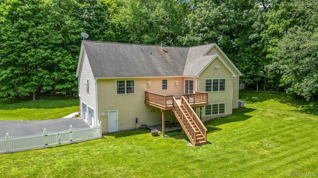 36 Front Street, Mahopac, NY 10541