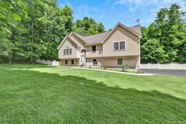 36 Front Street, Mahopac, NY 10541