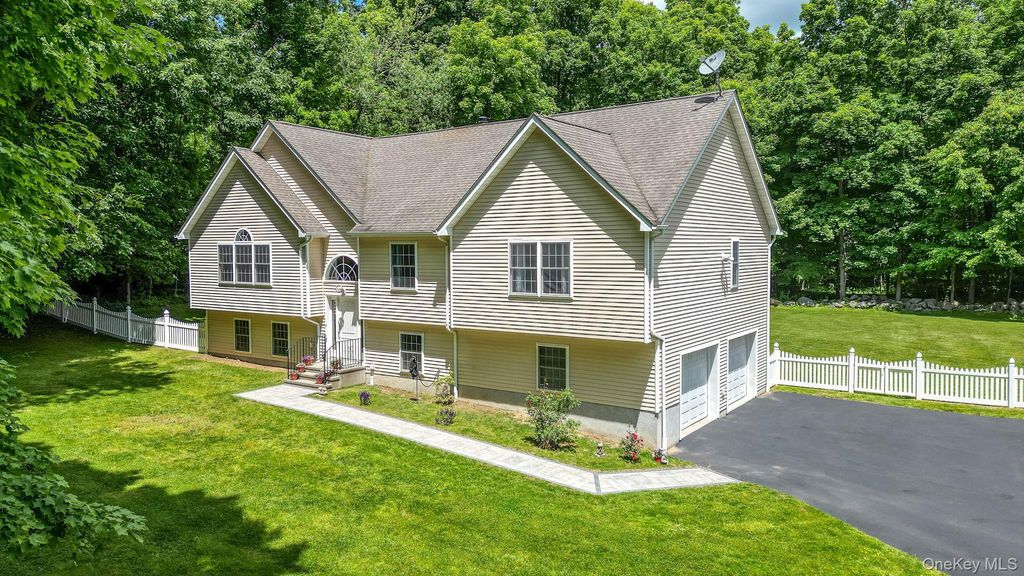 36 Front Street, Mahopac, NY 10541