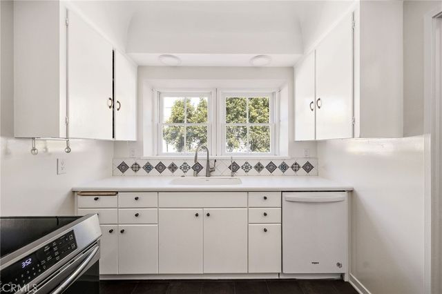 704 Elvira Avenue, Redondo Beach, CA 90277