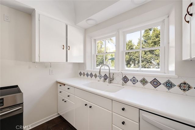 704 Elvira Avenue, Redondo Beach, CA 90277