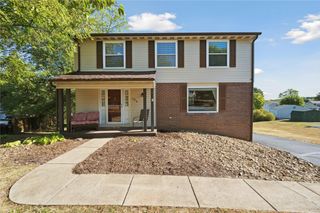129 Kings Dr, Center Twp, PA 15061