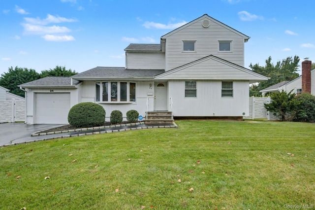 24 Havemeyer Lane, Commack, NY 11725