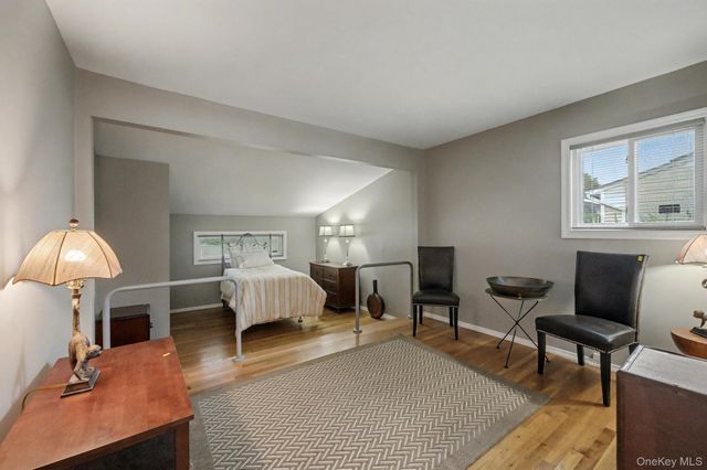 24 Havemeyer Lane, Commack, NY 11725