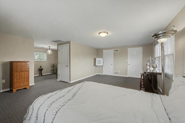 24 Havemeyer Lane, Commack, NY 11725