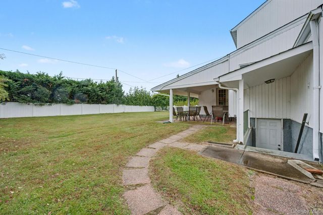 24 Havemeyer Lane, Commack, NY 11725