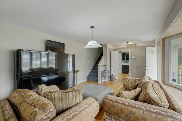 24 Havemeyer Lane, Commack, NY 11725