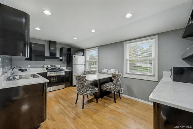 24 Havemeyer Lane, Commack, NY 11725