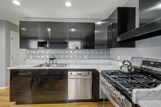 24 Havemeyer Lane, Commack, NY 11725