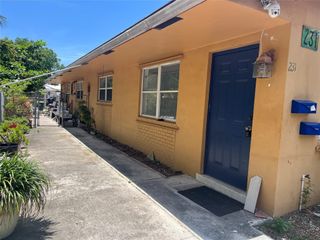 231 SW 8TH Street 1, Dania Beach, FL 33004
