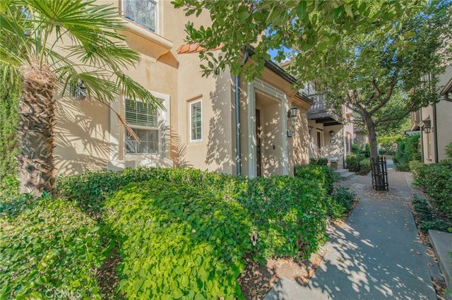 76 Latitude, Irvine, CA 92618