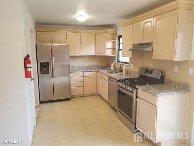 804 Maple Hill Drive, Woodbridge Proper, NJ 07095
