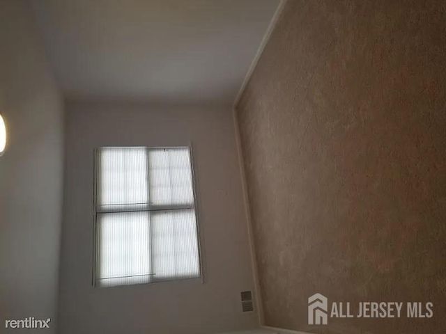 804 Maple Hill Drive, Woodbridge Proper, NJ 07095