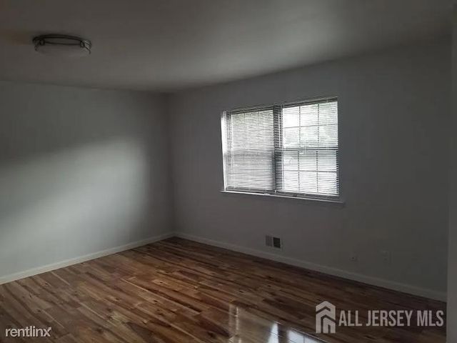 804 Maple Hill Drive, Woodbridge Proper, NJ 07095