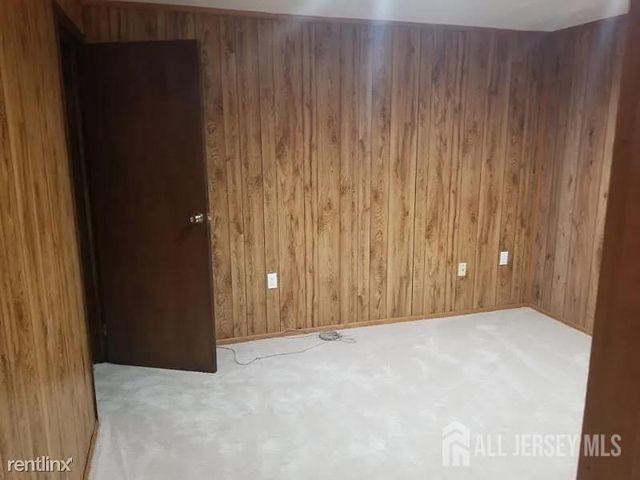 804 Maple Hill Drive, Woodbridge Proper, NJ 07095