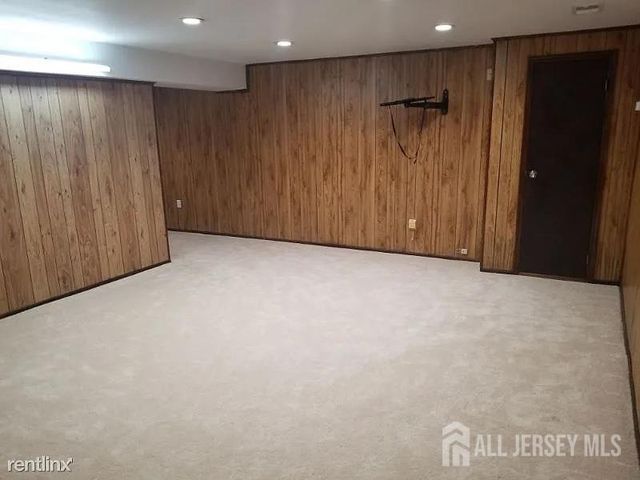 804 Maple Hill Drive, Woodbridge Proper, NJ 07095