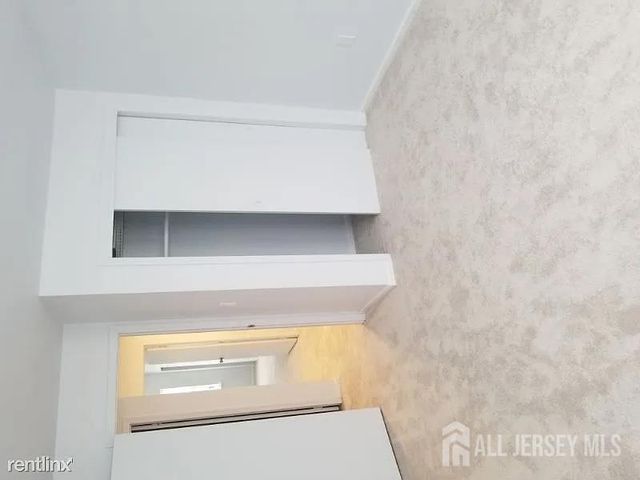 804 Maple Hill Drive, Woodbridge Proper, NJ 07095