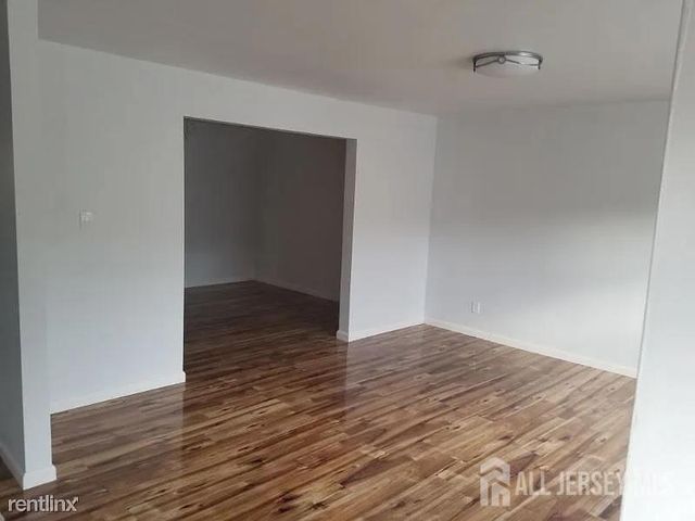 804 Maple Hill Drive, Woodbridge Proper, NJ 07095