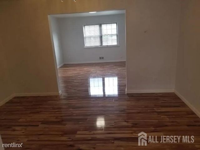 804 Maple Hill Drive, Woodbridge Proper, NJ 07095