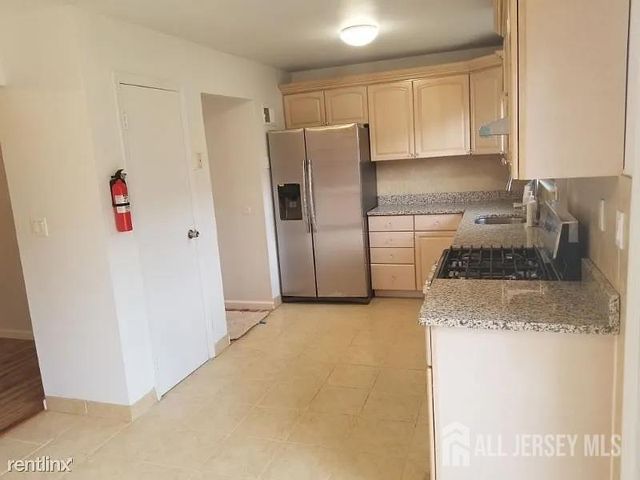 804 Maple Hill Drive, Woodbridge Proper, NJ 07095