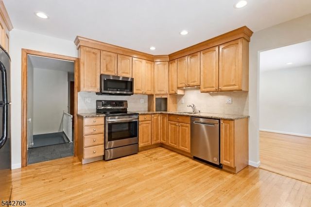 1542 Us Highway 22, Mountainside Boro, NJ 07092