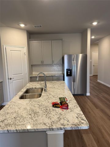 6617 VALLEY LAKE Lane, Crowley, TX 76036