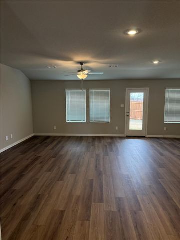 6617 VALLEY LAKE Lane, Crowley, TX 76036