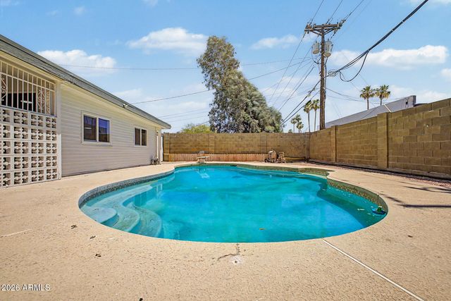 2009 E 3RD Drive, Mesa, AZ 85204