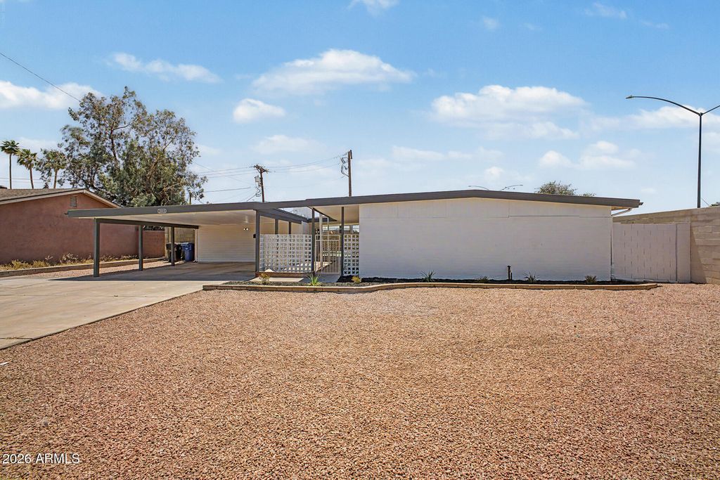 2009 E 3RD Drive, Mesa, AZ 85204