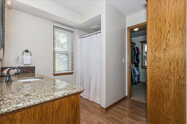 240 N Bent Tree Ct, Andover, KS 67002