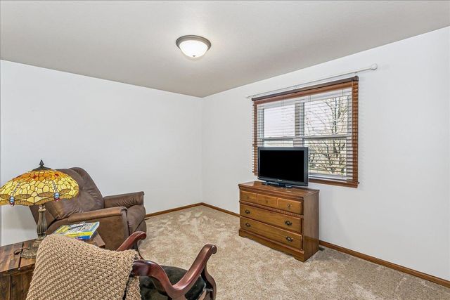 240 N Bent Tree Ct, Andover, KS 67002