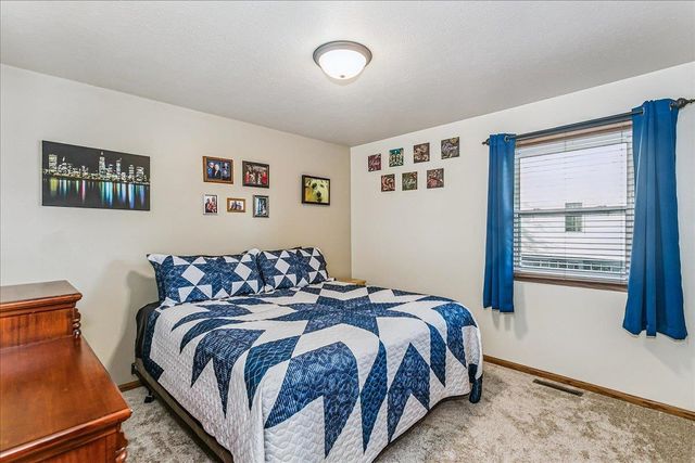 240 N Bent Tree Ct, Andover, KS 67002