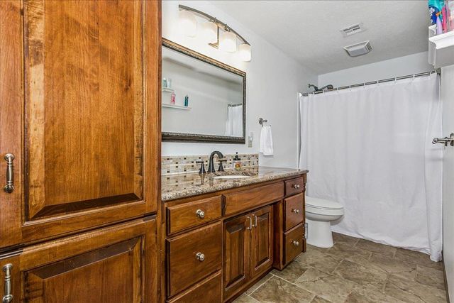 240 N Bent Tree Ct, Andover, KS 67002