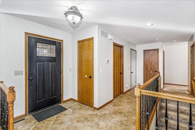 240 N Bent Tree Ct, Andover, KS 67002