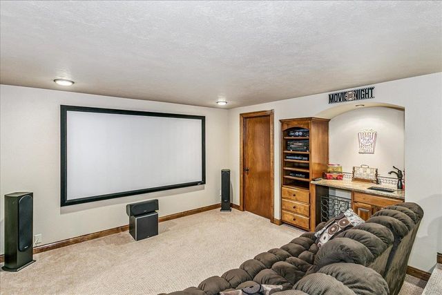 240 N Bent Tree Ct, Andover, KS 67002