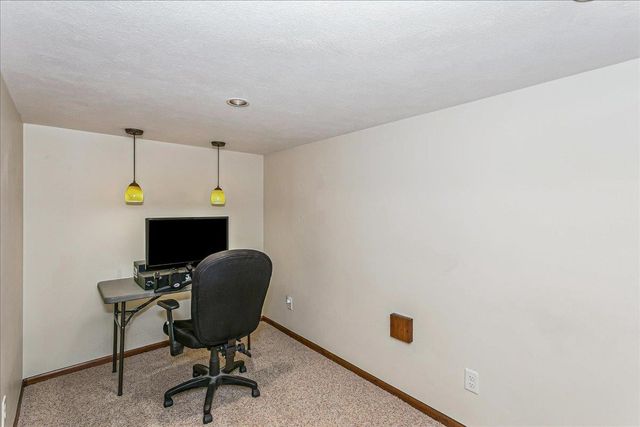 240 N Bent Tree Ct, Andover, KS 67002