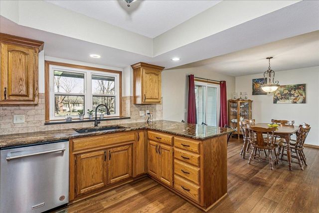 240 N Bent Tree Ct, Andover, KS 67002