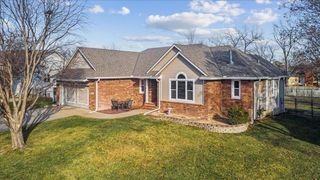 240 N Bent Tree Ct, Andover, KS 67002