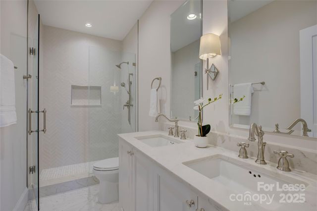 3015 Pinehurst Place, Charlotte, NC 28209