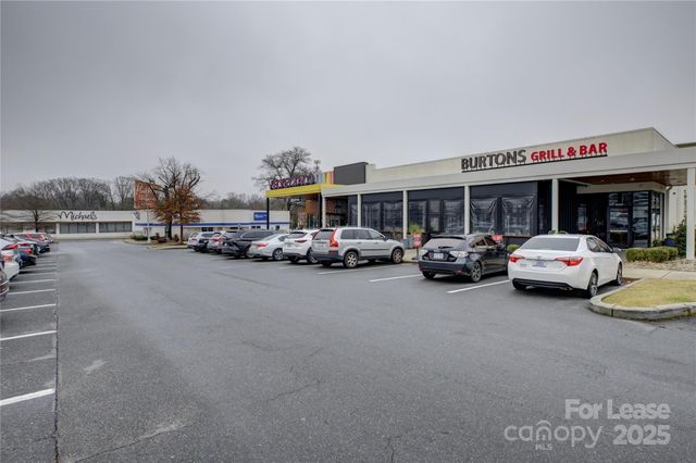3015 Pinehurst Place, Charlotte, NC 28209
