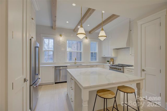 3015 Pinehurst Place, Charlotte, NC 28209