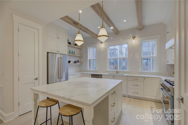 3015 Pinehurst Place, Charlotte, NC 28209