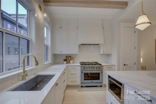 3015 Pinehurst Place, Charlotte, NC 28209