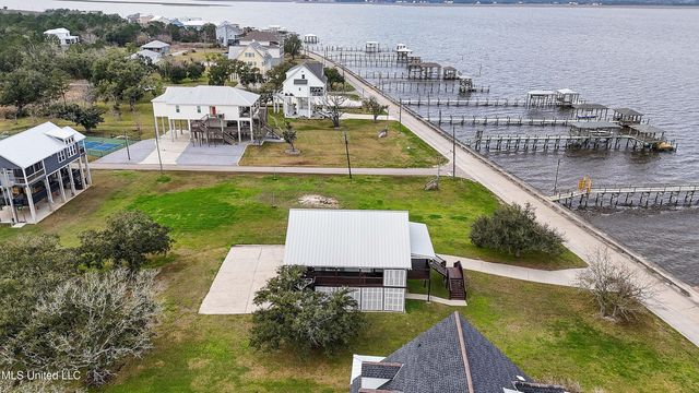1478 N Beach Boulevard, Bay Saint Louis, MS 39520