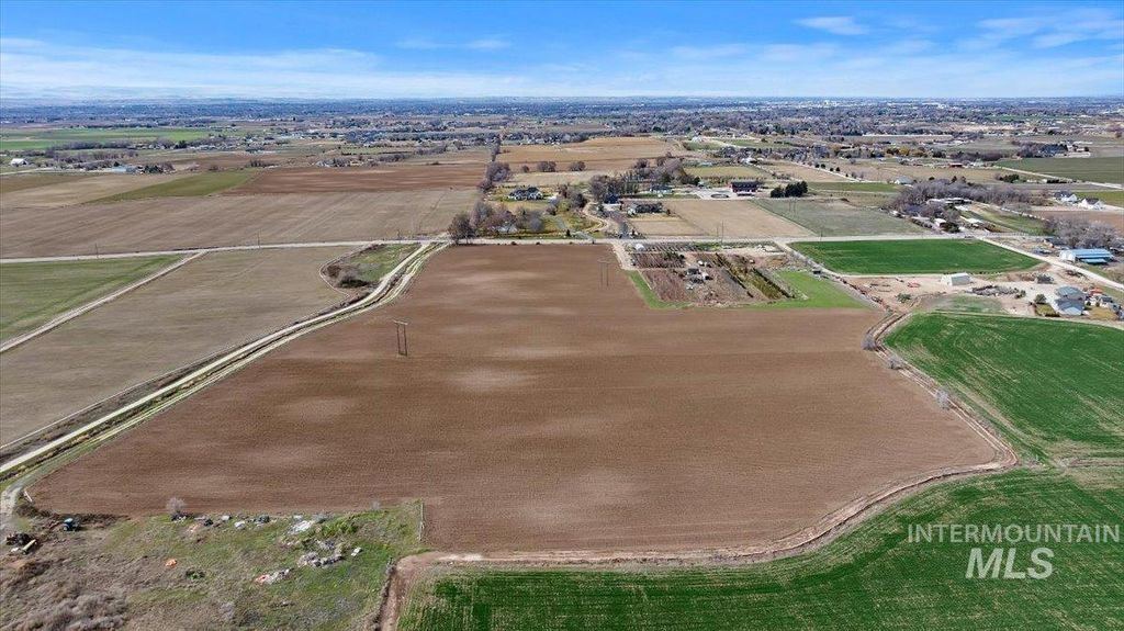 3850 S Black Cat Rd, Nampa, ID 83687 photo 4