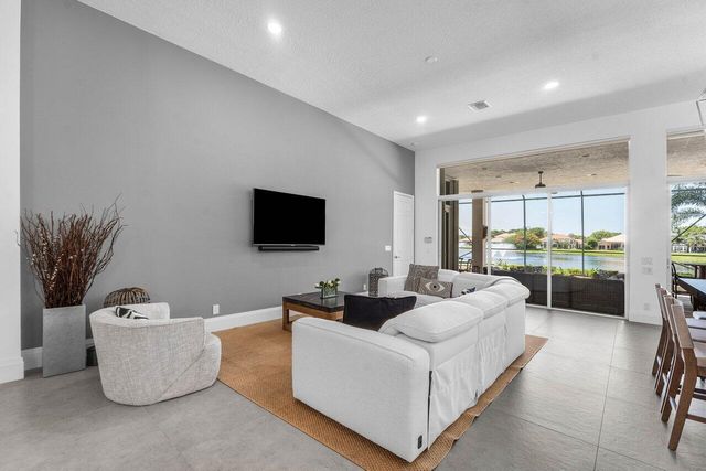 105 Island Cove Way, Palm Beach Gardens, FL 33418